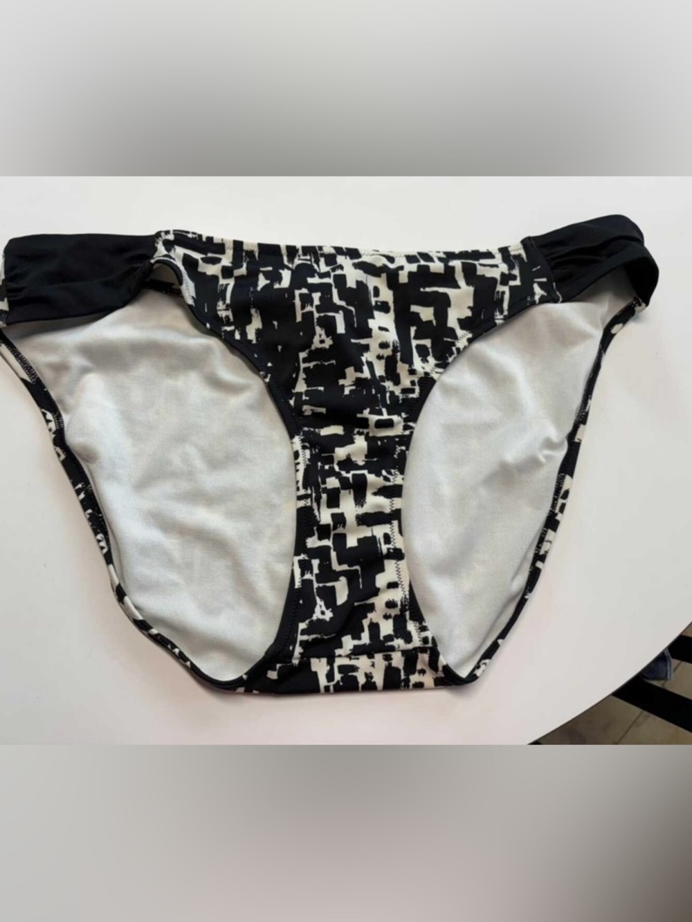 JOE FRESH ABSTRACT BLACK AND WHITE BIKINI BOTTOM